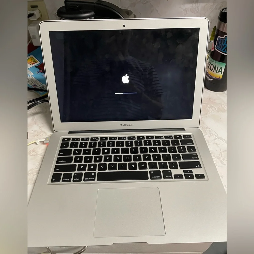 MacBook Air (13-inch)